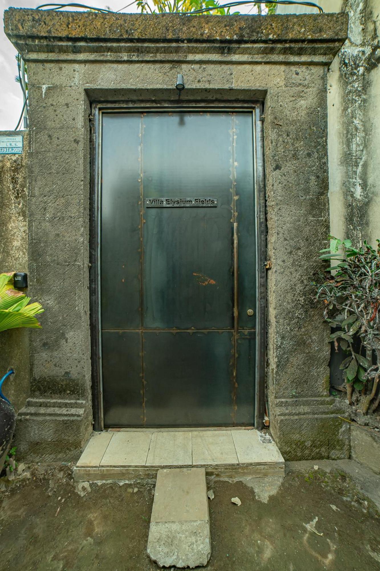 Villa Elysium Fields - Rustic Meets Industrial Chic Design Canggu Exterior foto